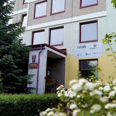 Km House Cerny Most Albergue Praga Exterior foto