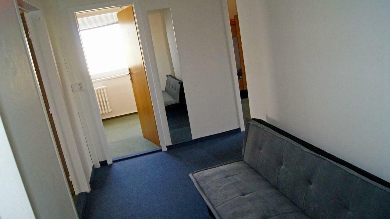 Km House Cerny Most Albergue Praga Exterior foto